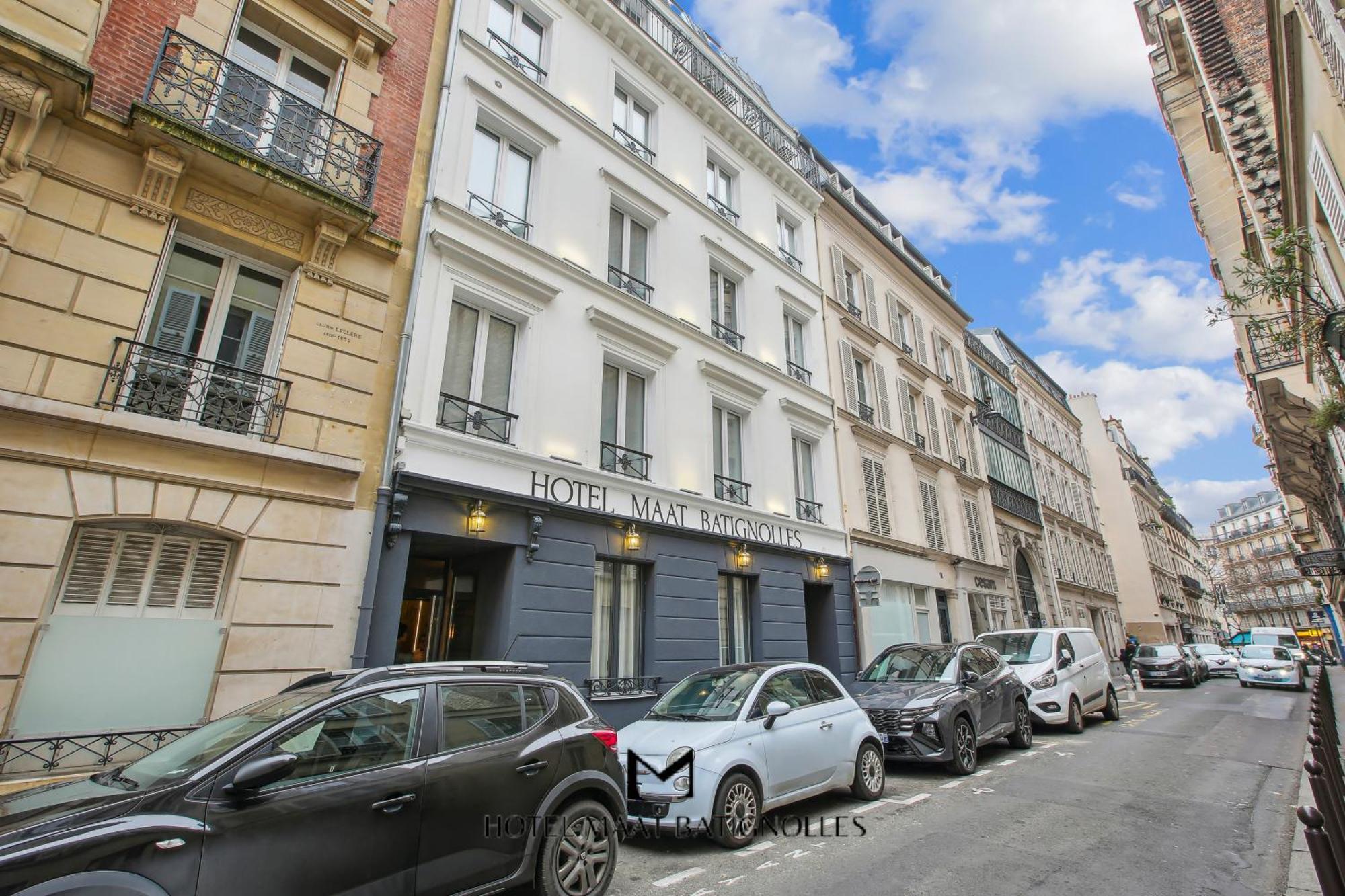 Hotel Maat Batignolles Paris Exterior photo