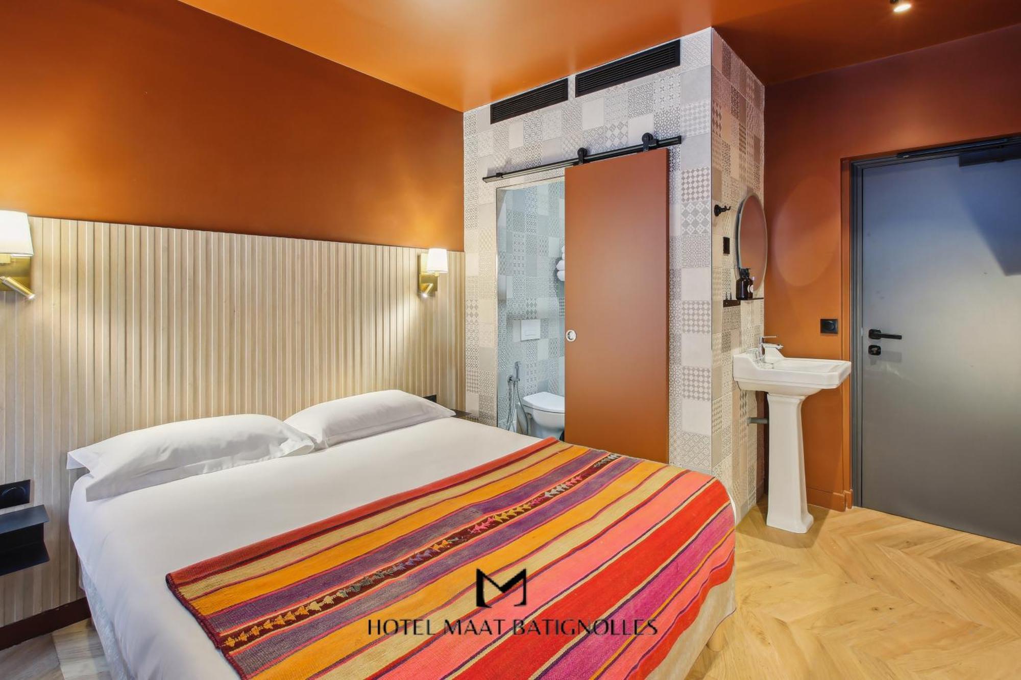 Hotel Maat Batignolles Paris Exterior photo